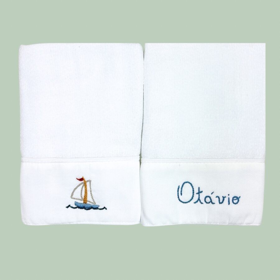 kit-com-duas-fraldinhas-de-boca-personalizadas-menino