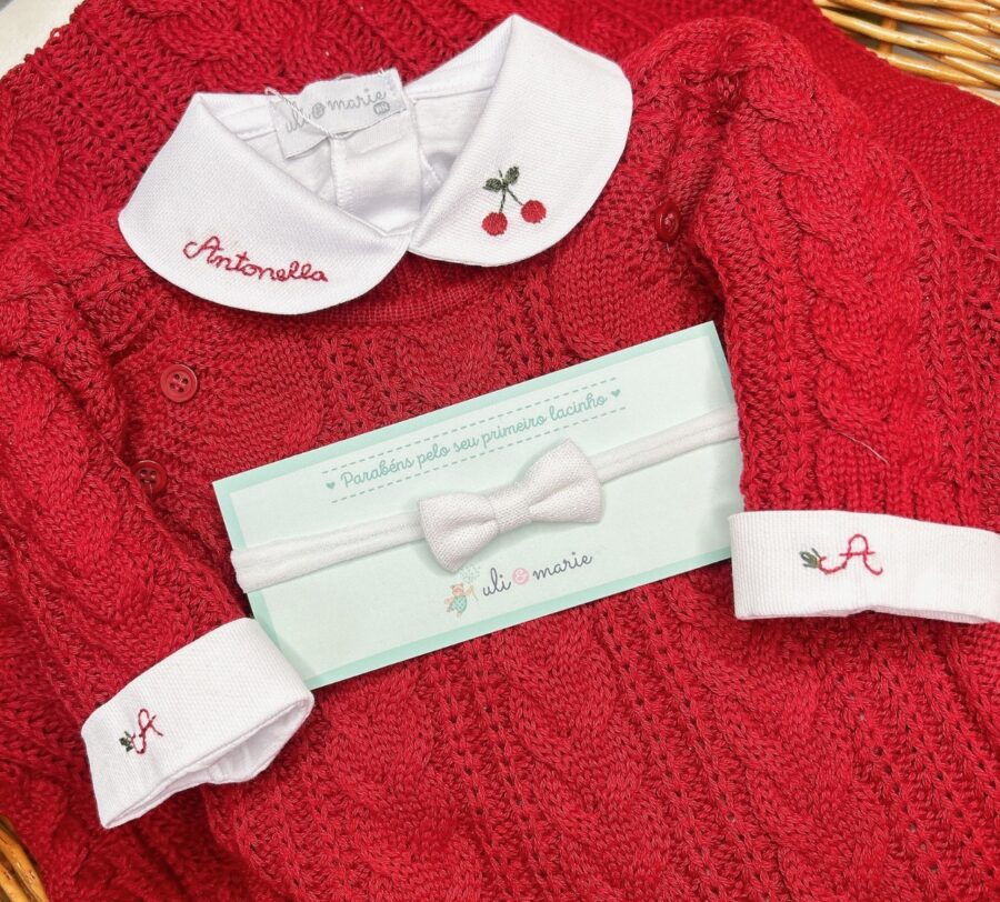 body-personalizado-menina-com-punho-bordado