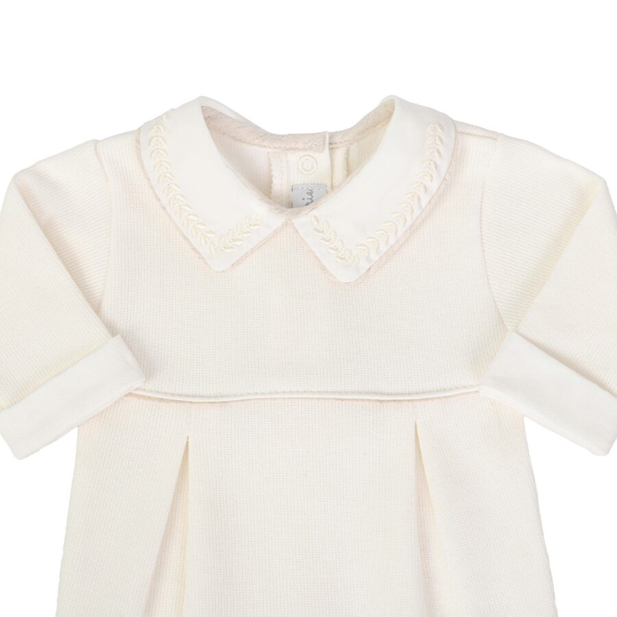 macacão clássico off-white com gola fixa3